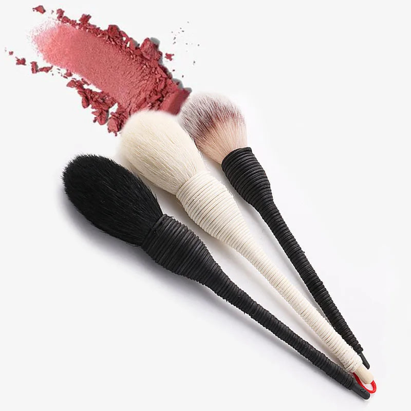 Profesional Foundation Blush Makeup Brushes, Flat Goat Wool Rattan Brush, Loose Powder Contour for Beauty Make Up