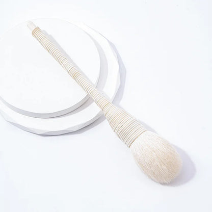 Profesional Foundation Blush Makeup Brushes, Flat Goat Wool Rattan Brush, Loose Powder Contour for Beauty Make Up