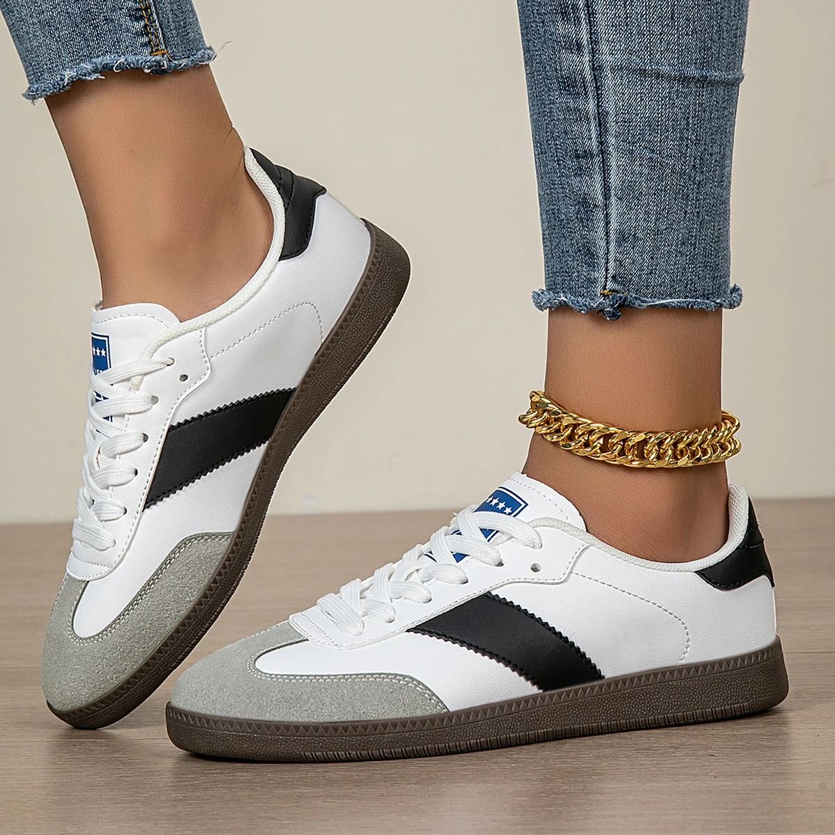 Lightweight Lace Up Fashion Sneakers Comfortable Non Slip Casual Sports Shoes 2