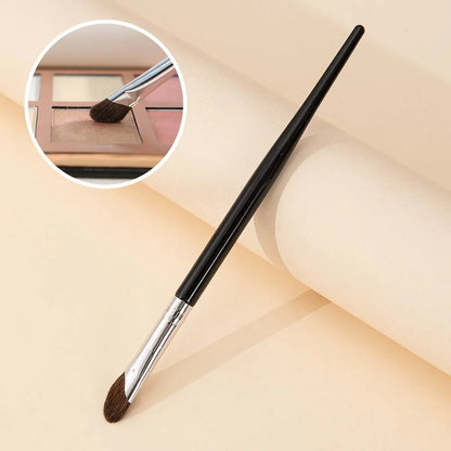 Portable 3D Contour Nose Shadow Brush, Highlighter Makeup Brush, Angled Eyeliner Wand for Travel and Professional Use