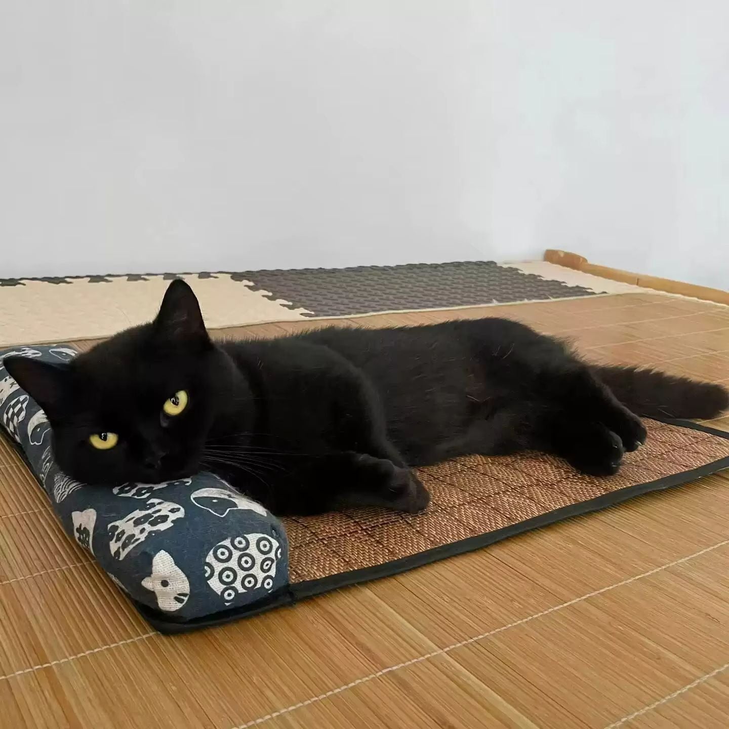 Natural Rattan Cooling Mat For Cats And Dogs  Breathable Summer Pet Bed Pad 3