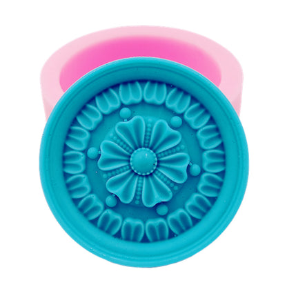 Popular Round Handmade Soap Mold, Classic Flower Silicone Mold for Natural Soap, Cake, Candle and Wax Melt Making