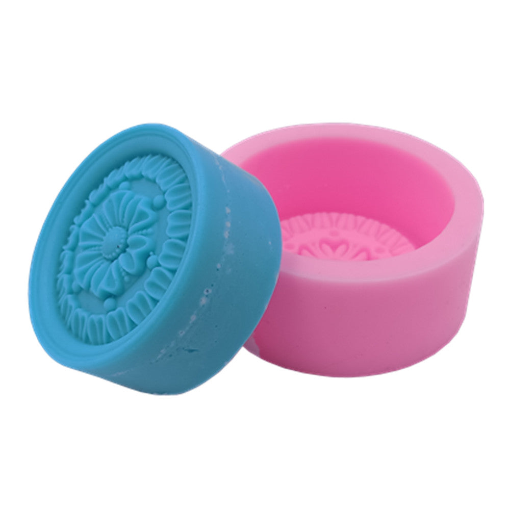 Popular Round Handmade Soap Mold, Classic Flower Silicone Mold for Natural Soap, Cake, Candle and Wax Melt Making