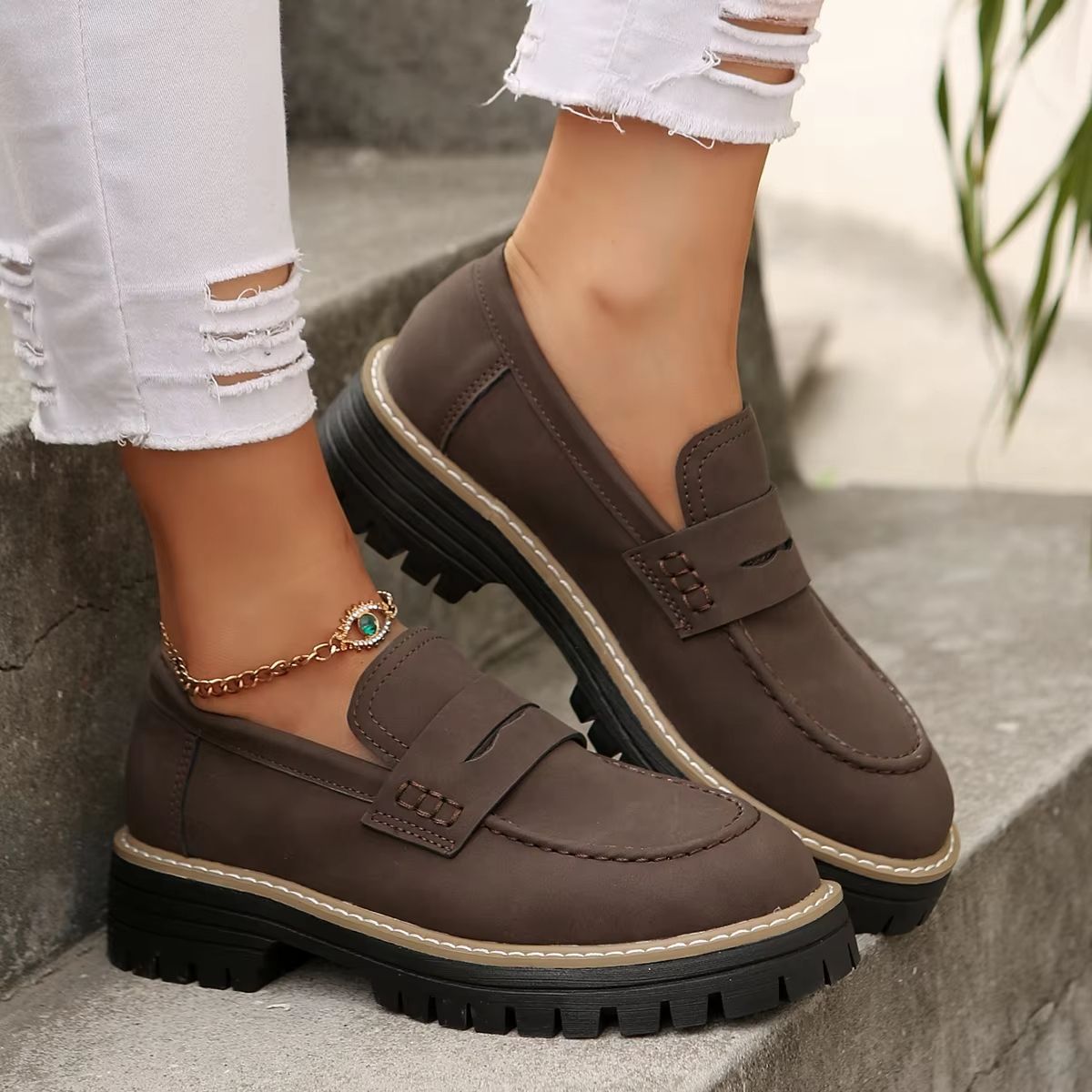 Womens Retro British Style Chunky Heel Shoes  Casual Sandblasted Leather Single Shoes 1