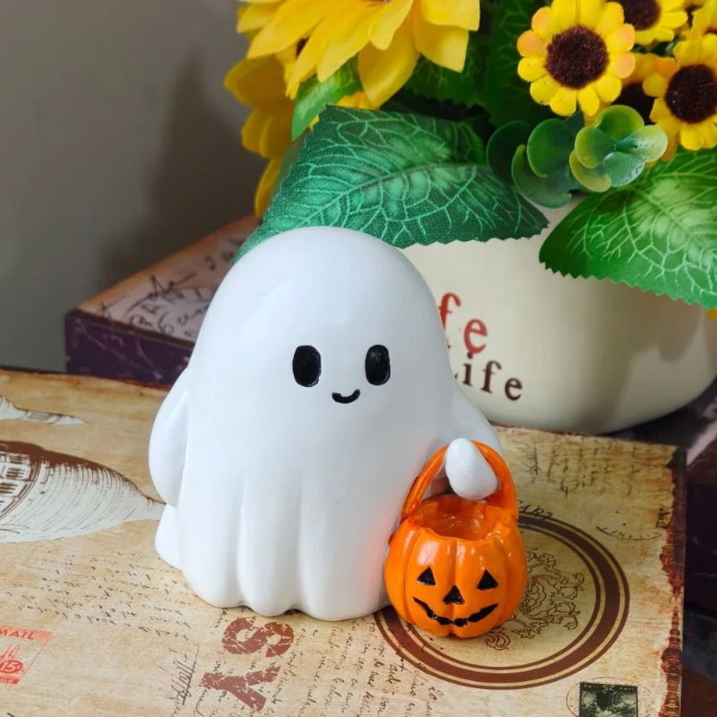 Cute Ghost Statue Holding Pumpkin Statue Resin Halloween Home Decorations For Indoor  Outdoor 4