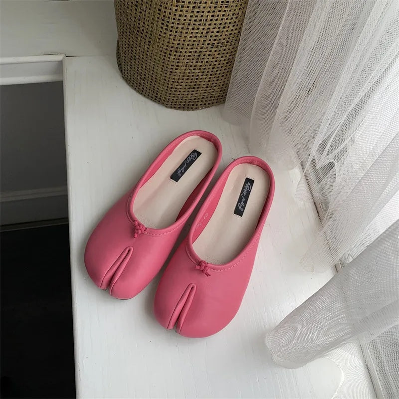 Trendy Womens Pig Hoof Slippers Parted Toe Flat Shoes With NonSlip Rubber Sole For Spring Autumn  I 2