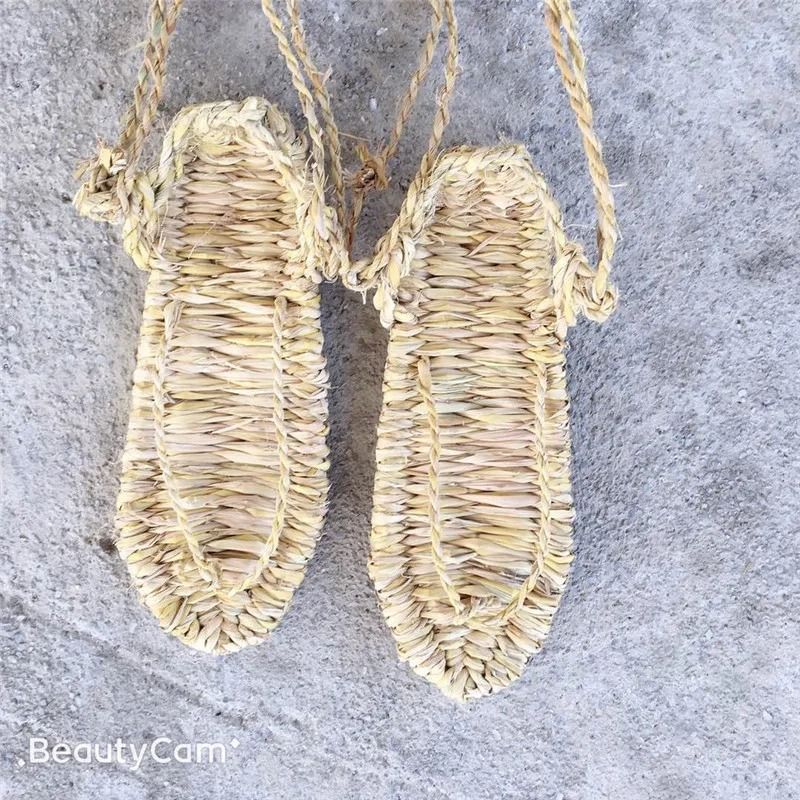 Hand Woven Straw Beach Sandals For Men And Women 2