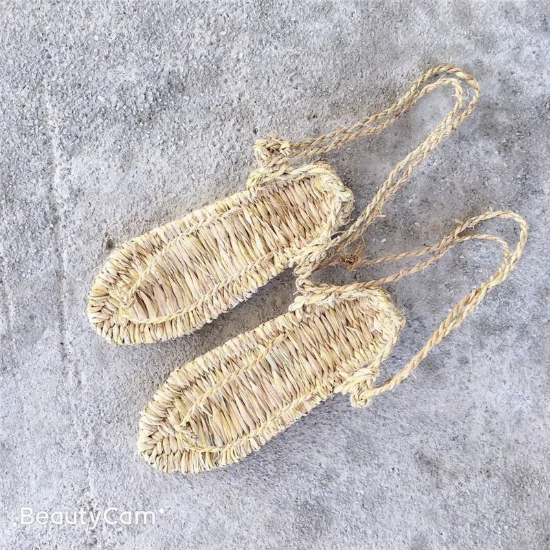 Hand Woven Straw Beach Sandals For Men And Women 3