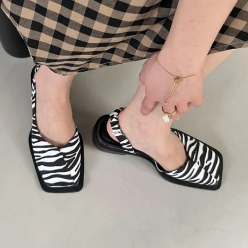Elegant Womens Summer Sandals With Elastic Band And Square Heel 5