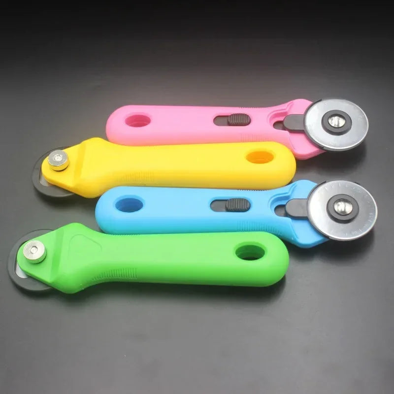 45mm Quilting Wheel Knife Leather Cutter, Manual Rotary 1pcs Plastic Handle Roller Knife for Precise Cutting