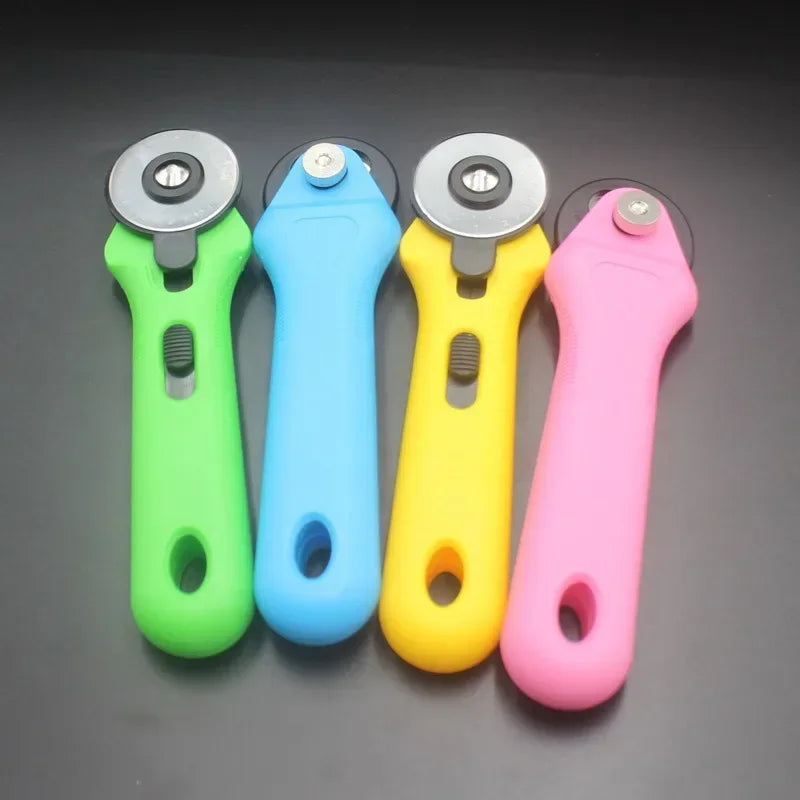 45mm Quilting Wheel Knife Leather Cutter, Manual Rotary 1pcs Plastic Handle Roller Knife for Precise Cutting