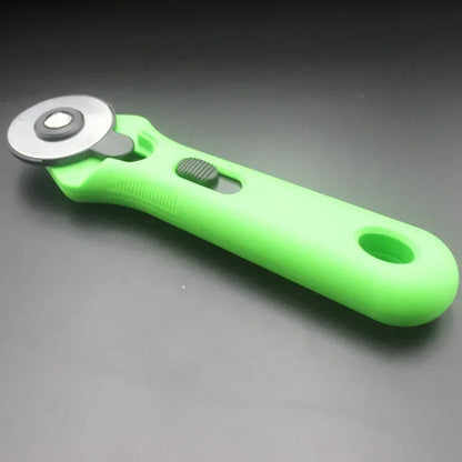 45mm Quilting Wheel Knife Leather Cutter, Manual Rotary 1pcs Plastic Handle Roller Knife for Precise Cutting