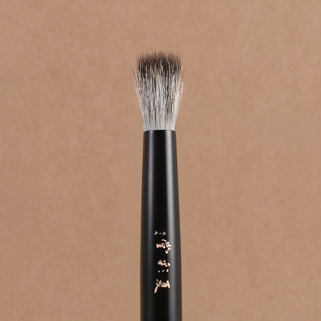Luxury Handmade Make Up Brush, Small Stippling Brush Soft Lynx Goat Hair, Professional Raw Lacquer Handle Makeup Brushes