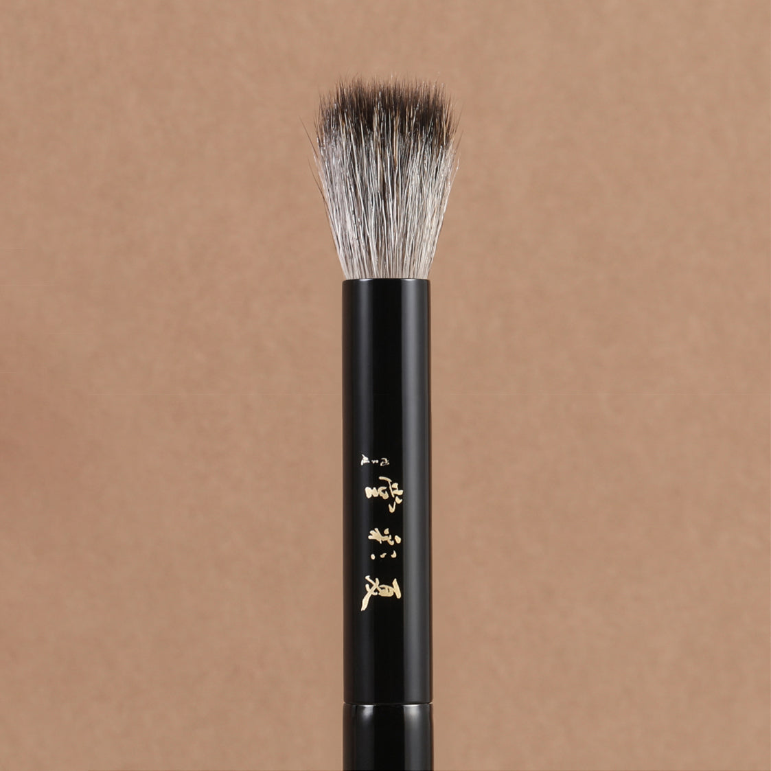Luxury Handmade Make Up Brush, Small Stippling Brush Soft Lynx Goat Hair, Professional Raw Lacquer Handle Makeup Brushes