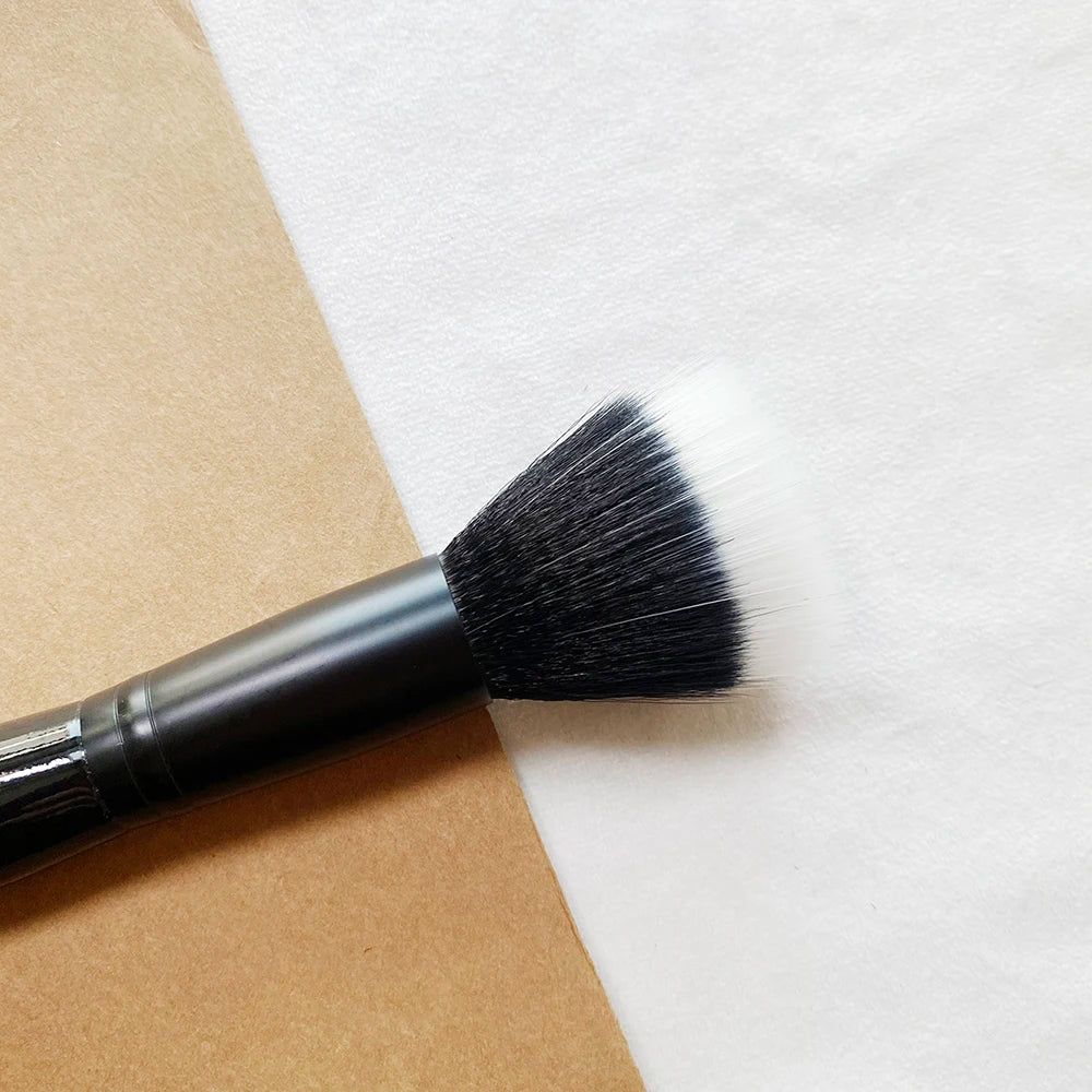 Dual Fiber Foundation Makeup Brush, Luxury Single Stippling Brush, Soft Synthetic Hair Face Blending Tool