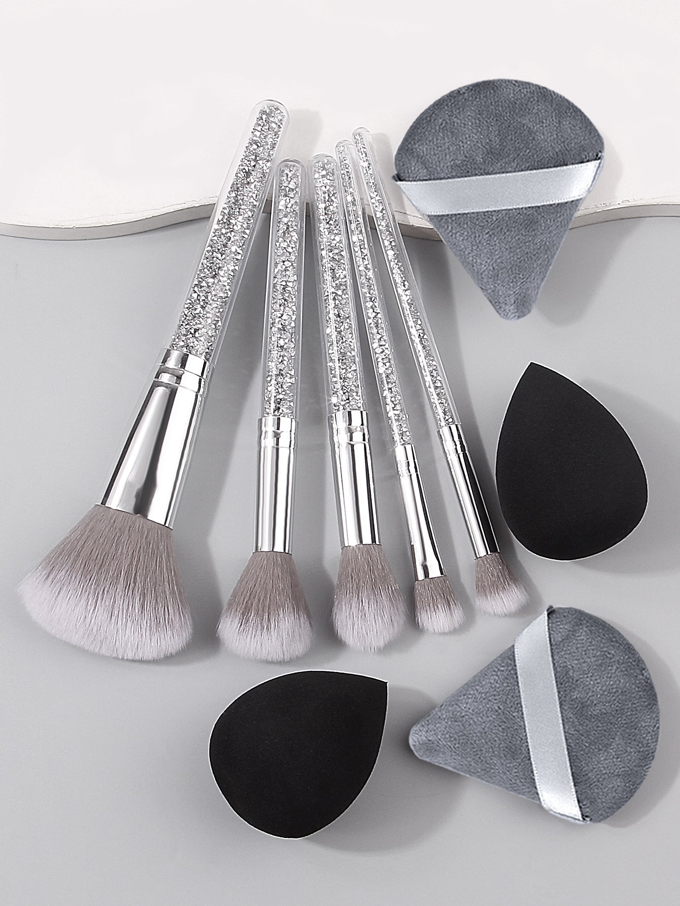 Makeup Brush Set with Diamond Handles, Soft Bristle Blush Eyeshadow Contouring Brush, Makeup Sponge Powder Puf