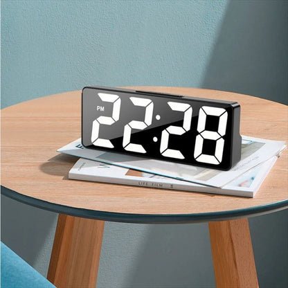 Digital Alarm Clock With Temperature And Adjustable Brightness 3