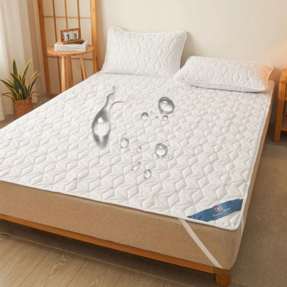 Waterproof Mattress Protector Breathable Noiseless Mattress Cover With Elastic Straps 1