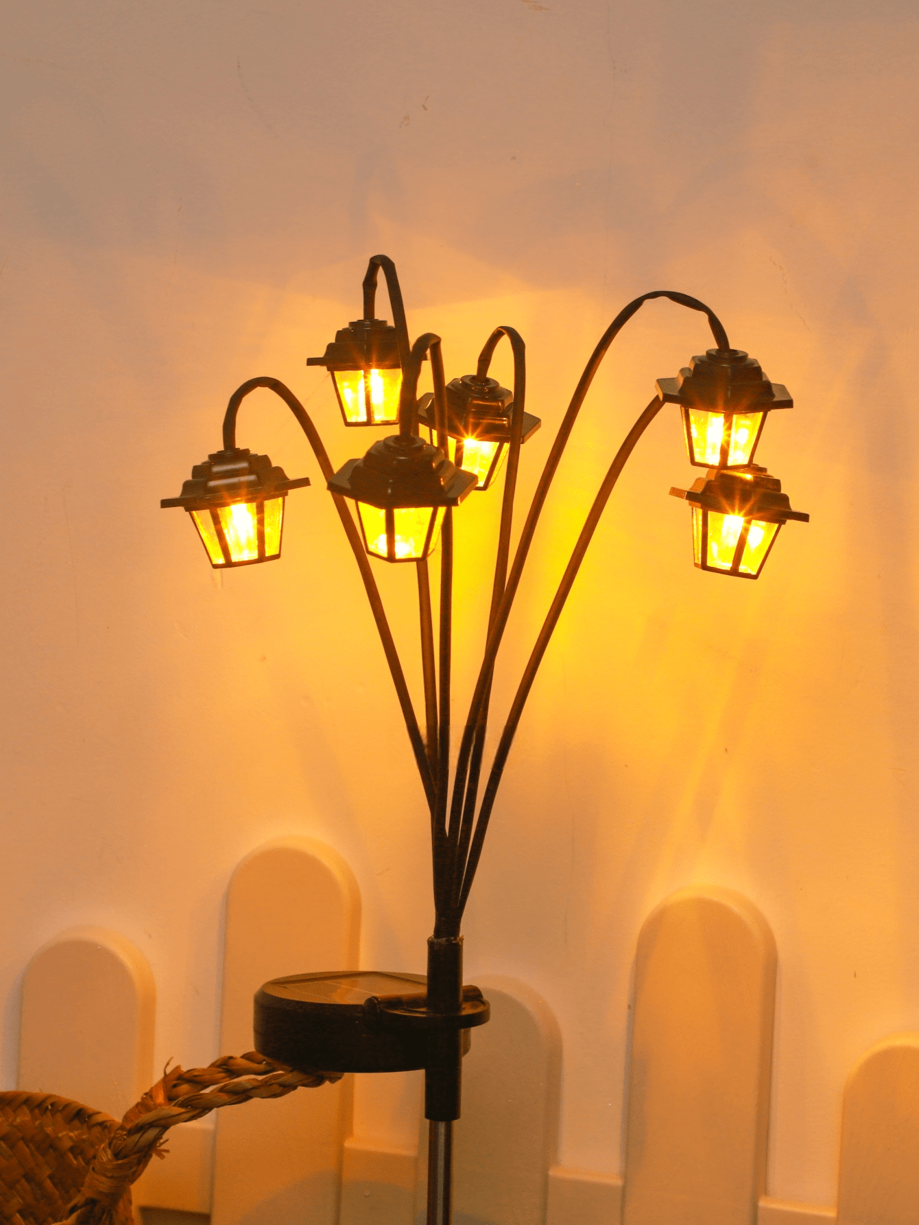 SolarPowered LED Retro Lantern Decorative Light Outdoor Retro Street Lamp Style For Garden Courtyar 2