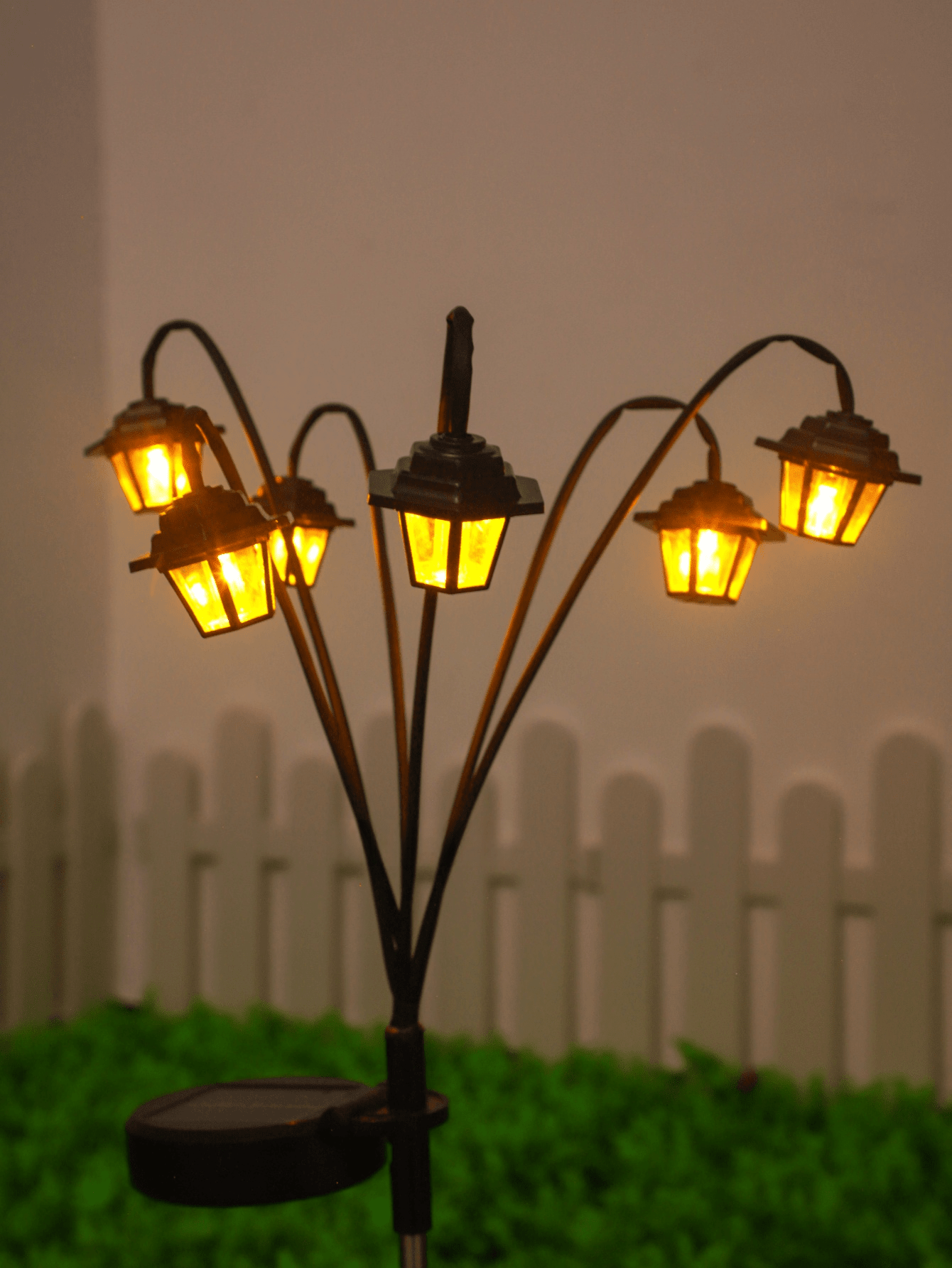 SolarPowered LED Retro Lantern Decorative Light Outdoor Retro Street Lamp Style For Garden Courtyar 3