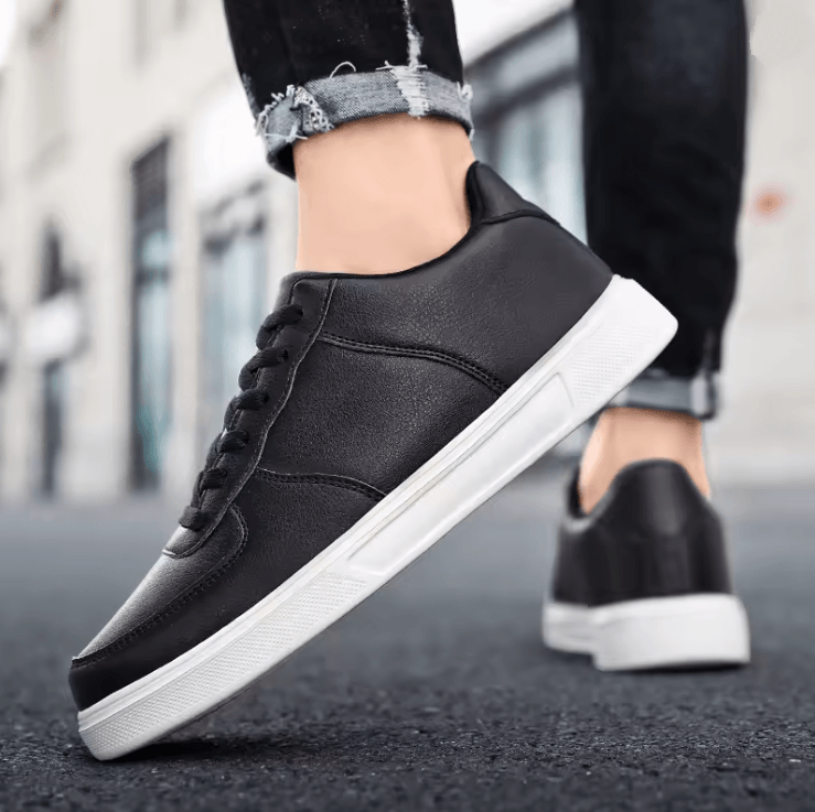 UrbanEdge Mens Skateboard Shoes Low Top Casual Sneakers