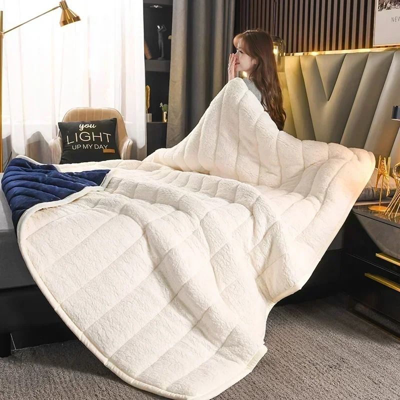 Luxury Flannel Fleece Blanket With Lambs Wool Lining 1