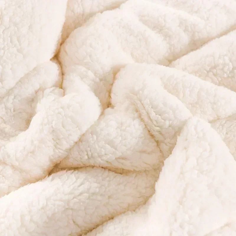 Luxury Flannel Fleece Blanket With Lambs Wool Lining 3