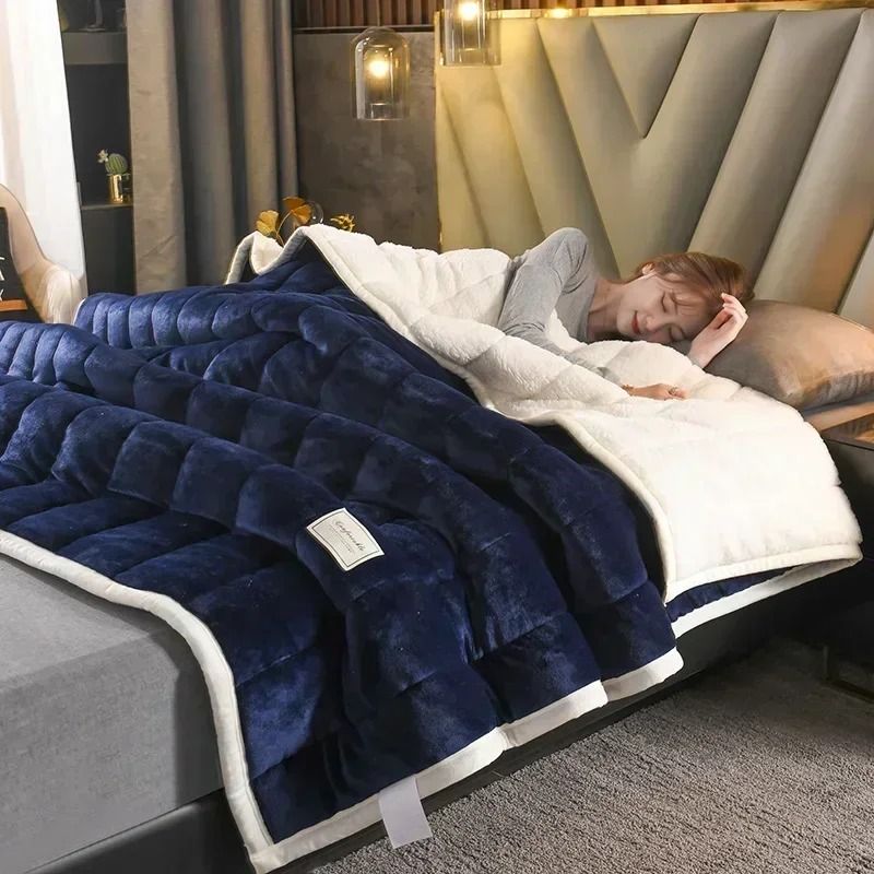 Luxury Flannel Fleece Blanket With Lambs Wool Lining 8